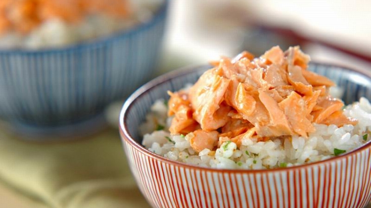 resep-nasi-salmon-saus-mentega-dan-shoyu-makanan-malas-saat-liburan resep-nasi-salmon-saus-mentega-dan-shoyu-makanan-malas-saat-liburan