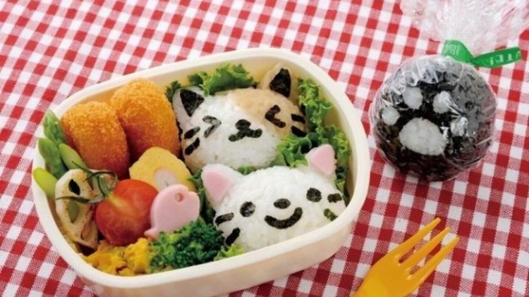 berkreasi-membuat-bento-yang-lucu-dengan-menggunakan-onigiri-kit-1