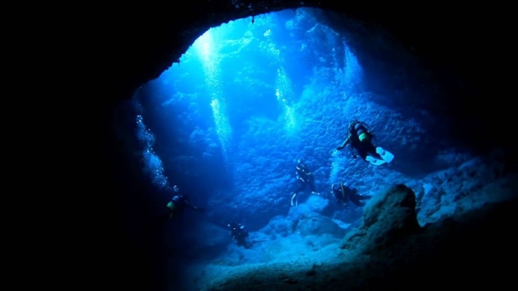 7-lokasi-menyelam-terbaik-di-jepang-min