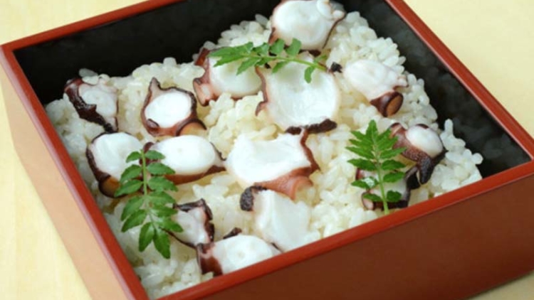 resep-sakura-zushi-sushi-bunga-sakura-dari-daging-gurita