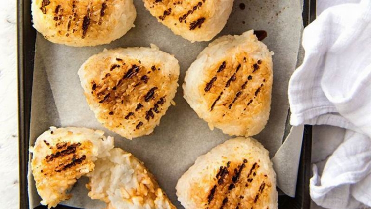 Resep Onigiri Panggang Khas Jepang yang Cara Buatnya Gampang