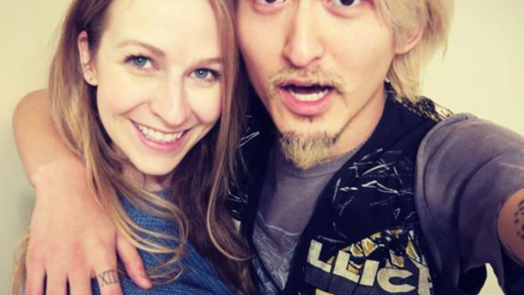 Akhirnya, Bassist One Ok Rock Resmi Menikah dengan Adik Avril Lavigne