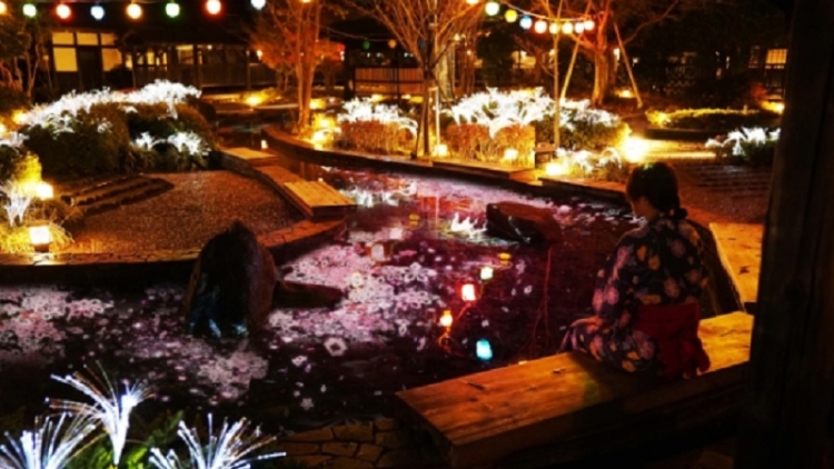 Wah,-Onsen-Di-Tokyo-Ini-Bisa-Melakukan-Hanami-Sambil-Berendam-Di-Air-Hangat!