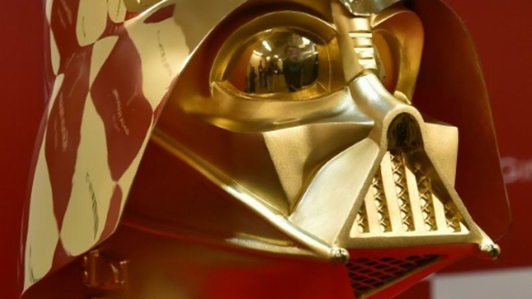 Rayakan Ulang Tahun Star Wars, Jepang Buat Topeng Darth Vader Senilai 154 Juta Yen (1)