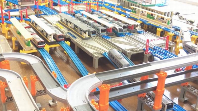 Penggemar Kereta di Jepang Ciptakan Miniatur Stasiun Yokohama Dari Plarail (1)