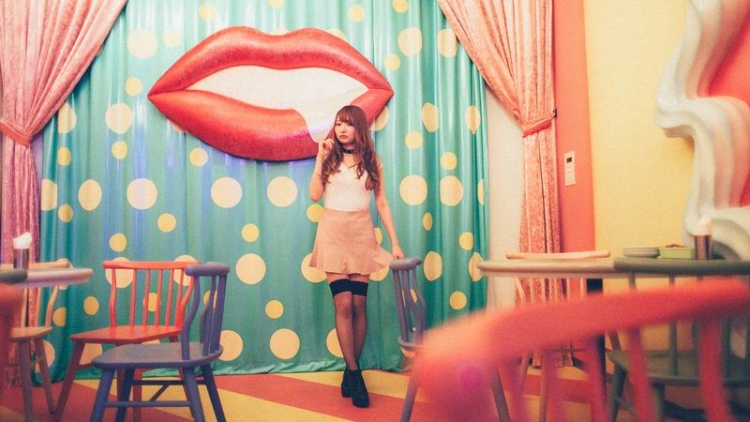 Masuki Dunia Gila Kyary Pamyu Pamyu di Kawaii Monster Cafe (1)