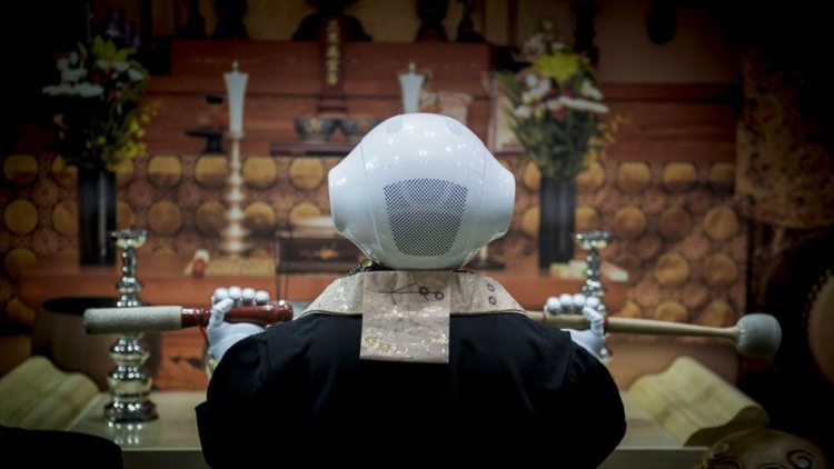 Canggih, Robot di Jepang Kini Bisa Memimpin Upacara Pemakaman! Canggih, Robot di Jepang Kini Bisa Memimpin Upacara Pemakaman!