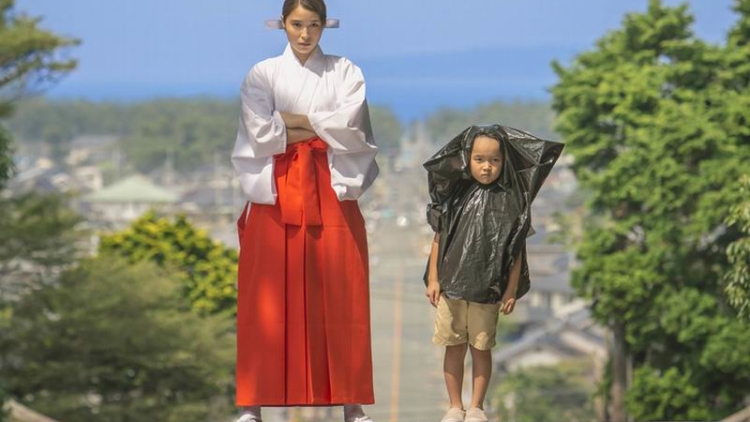 Alice Hirose Menjadi Gadis Miko di Film Mikoccha'ken (1) Alice Hirose Menjadi Gadis Miko di Film Mikoccha'ken (1)