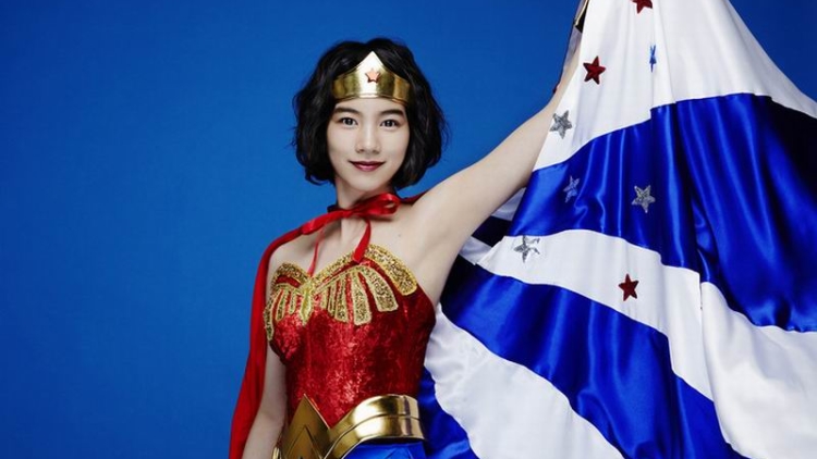 Non (Rena Nounen) Ber-cosplay Sebagai Wonder Woman Untuk Sampul Majalah (1) Non (Rena Nounen) Ber-cosplay Sebagai Wonder Woman Untuk Sampul Majalah (1)