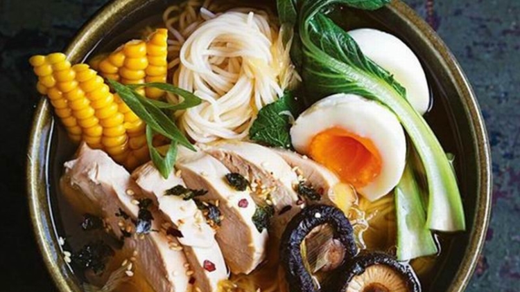 Resep Ramen Ayam Shoyu Dengan Jagung Segar & Choy Sum