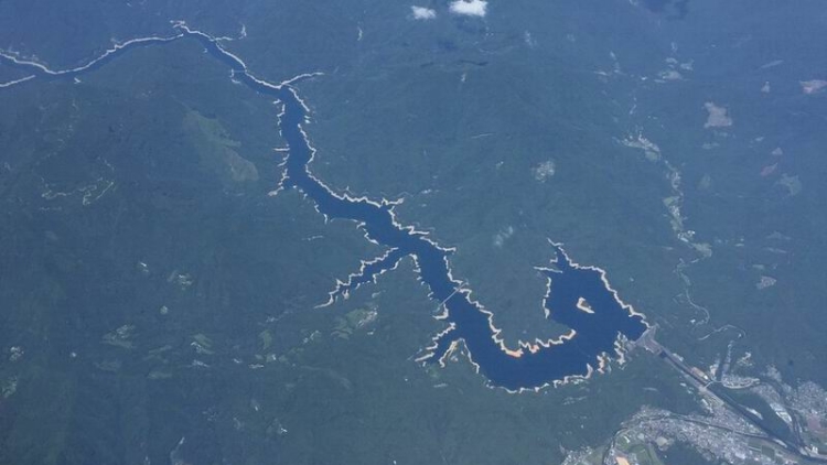 Sungai di Jepang Ini Bentuknya Keren, Mirip Seperti Naga!