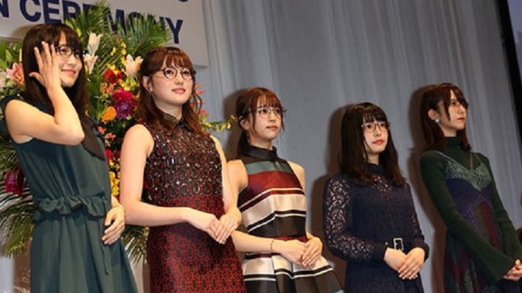 5 Member Keyakizaka46 Mendapat Penghargaan Megane Best Dresser Award Ke-30