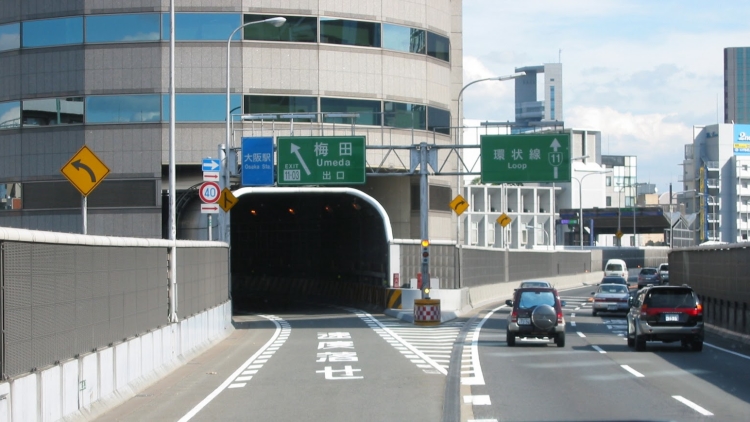 highway_in_building_gate_tower_fukushima_osaka_japan1