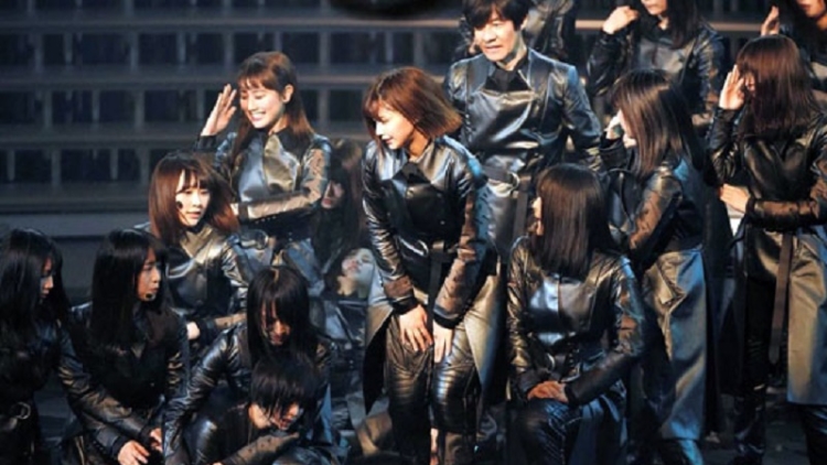 Member Keyakizaka46 Pingsan Saat Bawakan Fukyouwaon Di Kouhaku Uta Gassen