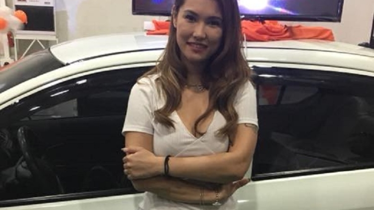 No Teleponnya Disebar, Maria Ozawa Geram Dengan Perilaku Pengemudi Taksi Online