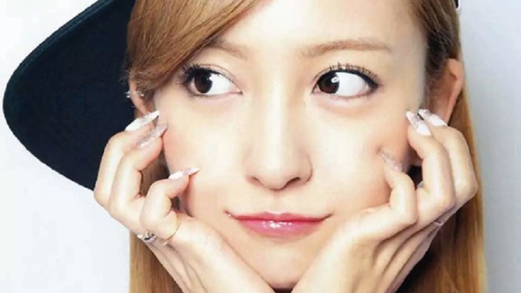 Tomomi Itano Akan Meluncurkan Single Dan Photobook Terbarunya Bulan Depan 1 Tomomi Itano Akan Meluncurkan Single Dan Photobook Terbarunya Bulan Depan 1