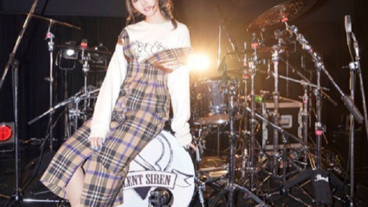 Wah, Drummer Silent Siren Ternyata Seorang Penggemar BTS 1 Wah, Drummer Silent Siren Ternyata Seorang Penggemar BTS 1