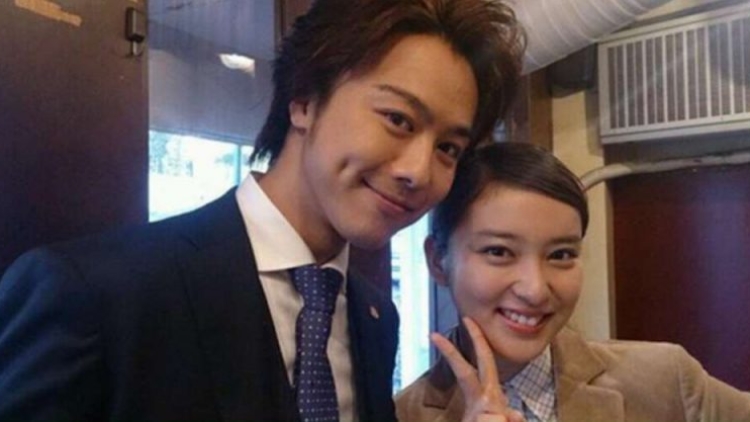 Pasangan Emi Takei dan Takahiro Pasangan Emi Takei dan Takahiro