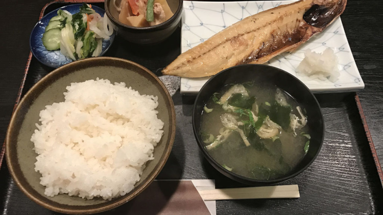 feat-makanan feat-makanan