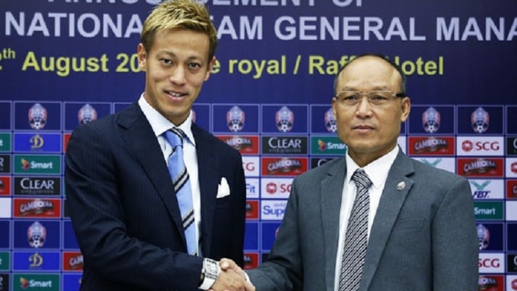 Jelang AFF 2018, Tim Nasional Kamboja Tunjuk Keisuke Honda Sebagai Manajer