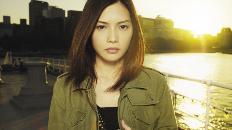 Vokalis FLOWER FLOWER, YUI Umumkan Pernikahan Dan Kehamilan Anak Ketiga