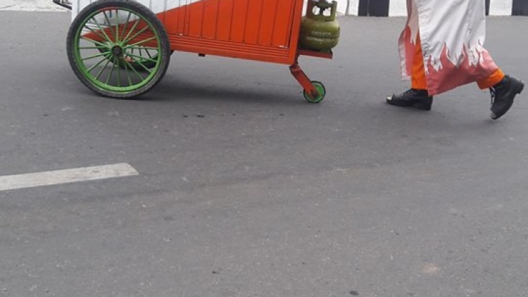 "Naruto" Jualan Mie Ramen Buah Naga Ramai Dibicarakan Warganet "Naruto" Jualan Mie Ramen Buah Naga Ramai Dibicarakan Warganet