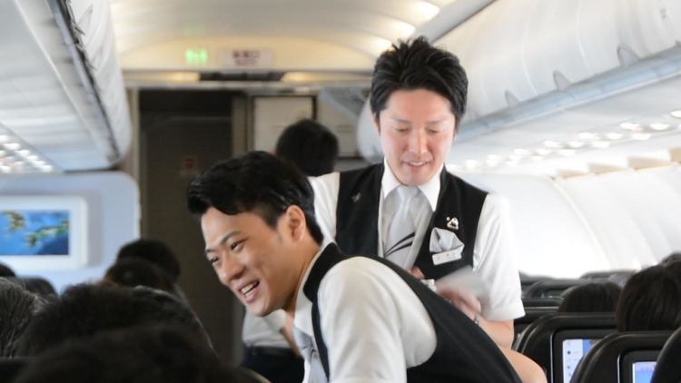 Pekerjaan Pramugara Semakin Diminati Kaum Pria di Jepang / Asahi.com Pekerjaan Pramugara Semakin Diminati Kaum Pria di Jepang / Asahi.com