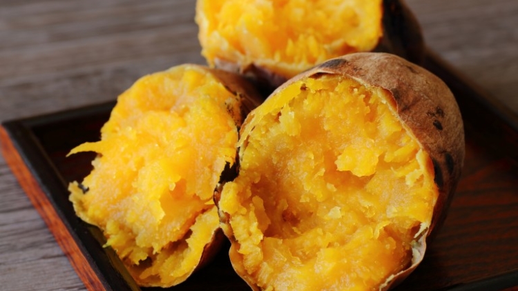 yakiimo-Japanese-food-768x512