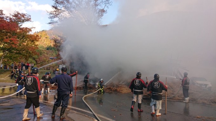 EIghVm6U0AAR_ON EIghVm6U0AAR_ON