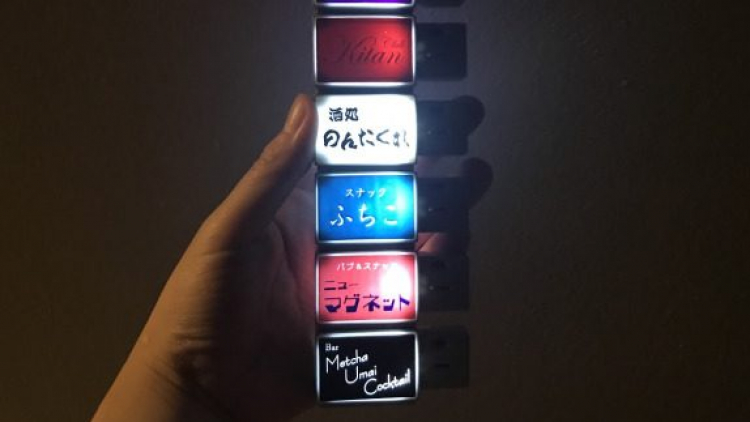 japanese-pub-sunakku-snack-bar-drinking-hole-tokyo-japan-izakaya-kitan-club-capsule-toys-gacha-vending-machine-led-magnets-lights-1