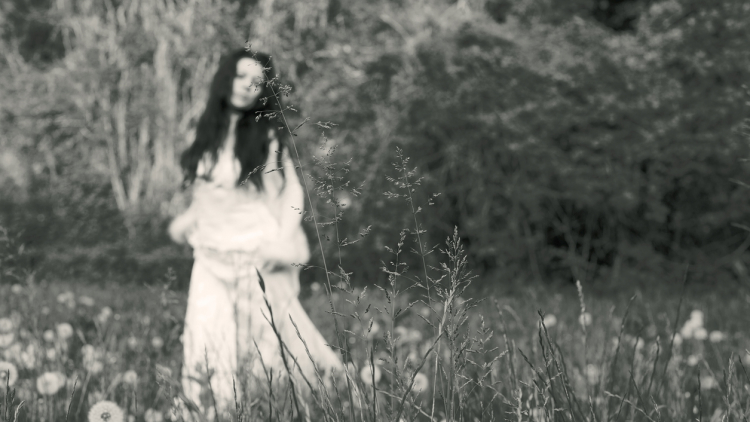 Cerita menyeramkan dari Jepang tentang seorang istri yang menunggu suaminya pulang sampai mati (savvytokyo.com)