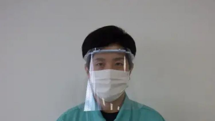 Face shield yang dibuat oleh SEEDS, anak perusahaan Bandai Namco Group