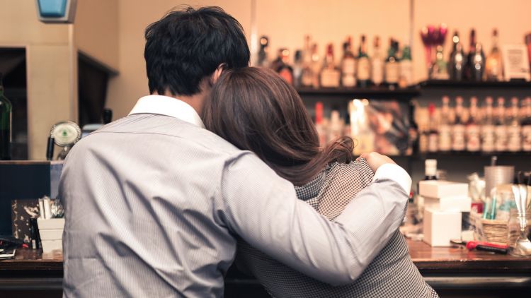 Ilustrasi pasangan saat kencan membayar saat kencan japanesestation.com