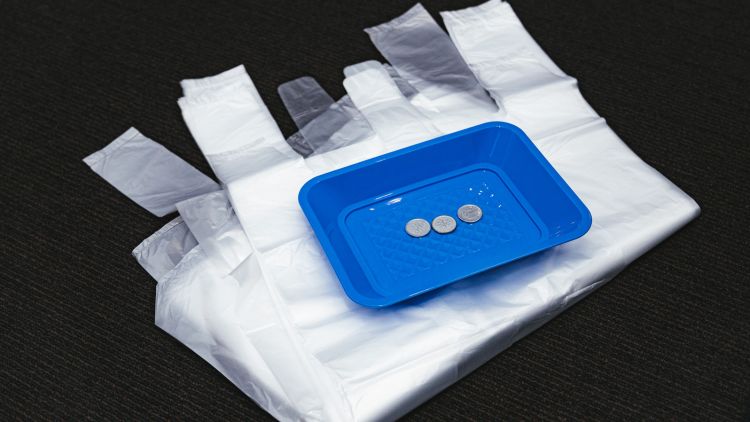 Ilustrasi kantong plastik berbayar kantong plastik berbayar Jepang japanesestation.com