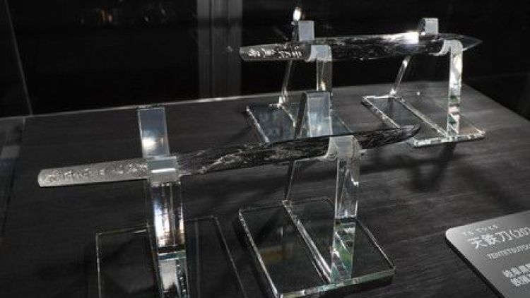 Pedang dari besi meteorik pedang Jepang dipamerkan japanesestation.com