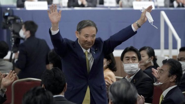 Yoshihide Suga Perdana Menteri Jepang japanesestation.com 