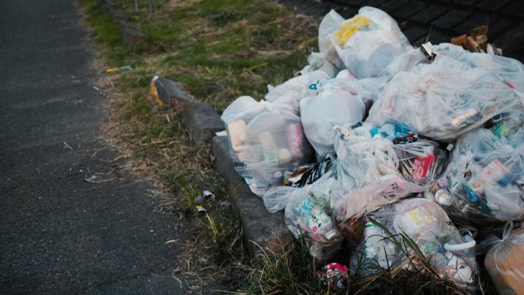 Ilustrasi sampah pemerintah Jepang sampah plastik japanesestation.com