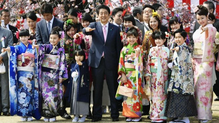 Perdana menteri Jepang Shinzo Abe japanesestation.com