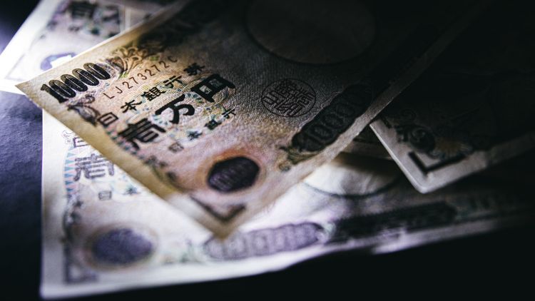 entertainer asing Jepang japanesestation.com