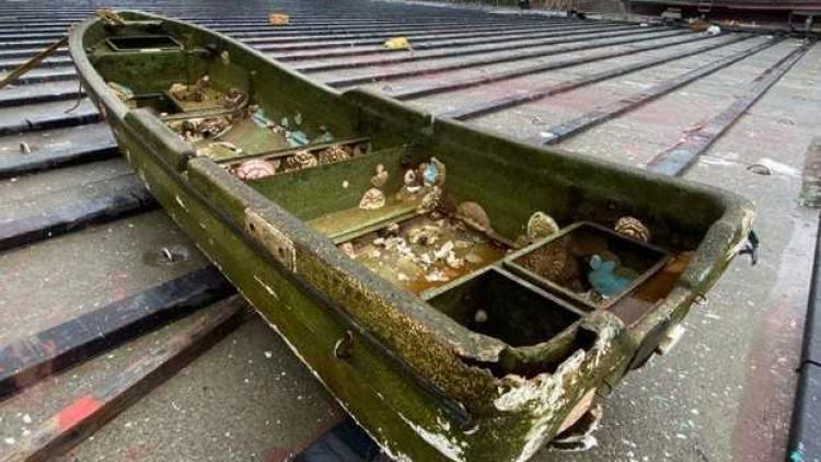 perahu tsunami tohoku 2011 perahu japanesestation.com