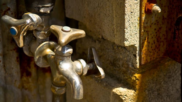 Ilustrasi keran air bayar denda jepang japanesestation.com