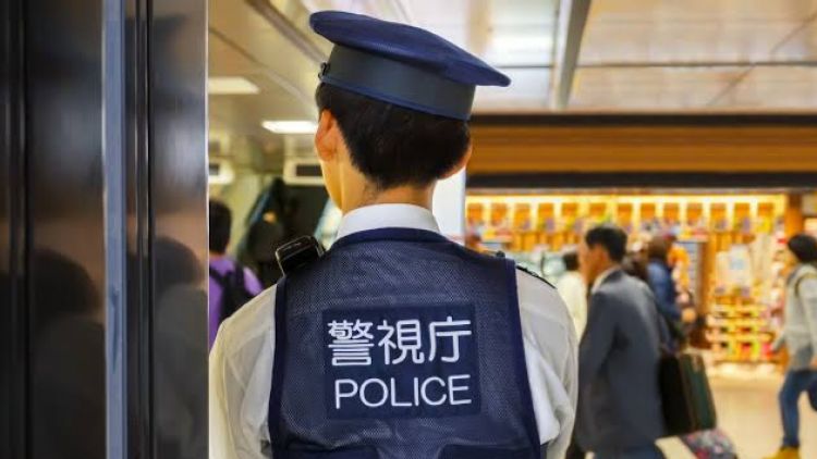 Polisi Jepang Seorang anak jepang mencuri senjata dari polisi untuk melakukan bunuh diri japanesestation.com