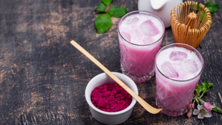 Matcha Warna merah muda Matcha Warna merah muda