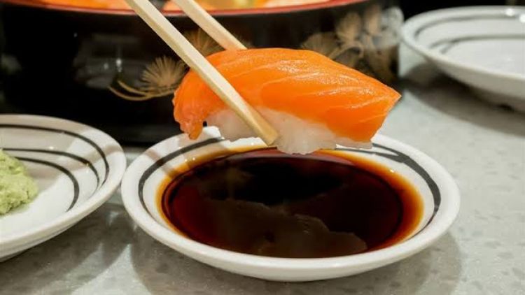 Wasabi dengan shoyu Campur wasabi ke dalam shoyu bolehkah japanesestation.com