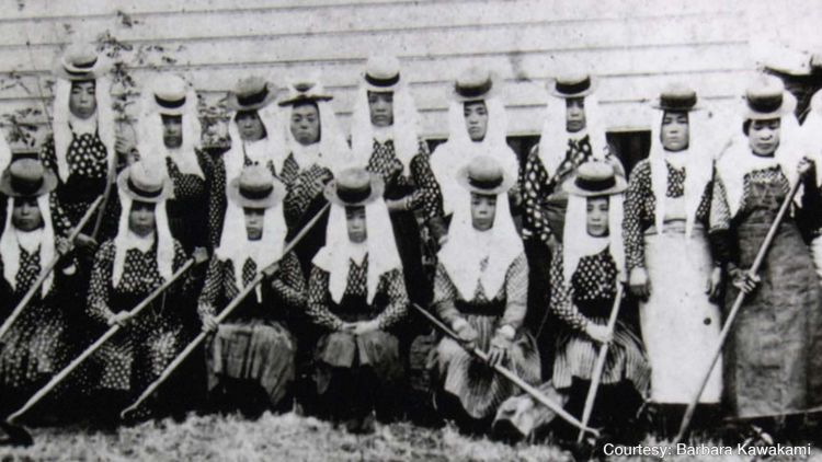 Wanita Jepang-Amerika yang tinggal di Hawaii pada zaman perang Wanita Jepang-Amerika yang tinggal di Hawaii pada zaman perang