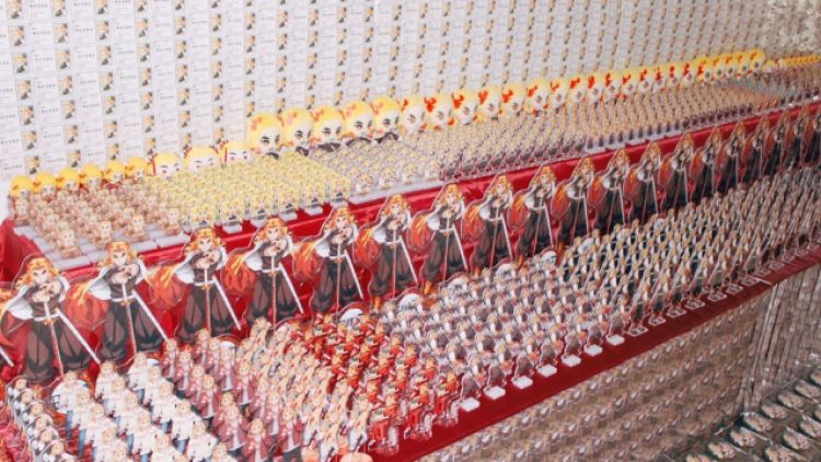 Merchandise Rengoku milik Sana  altar anime rengoku kyojuro japanesestation.com