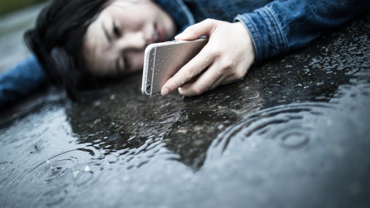 Ilustrasi stress karena menonton anime anime kelam stress japanesestation.com