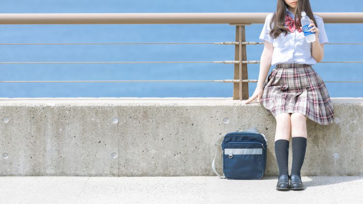 Ilustrasi siswi SMA Jepang higehiro siswi sma jepang japanesestation.com