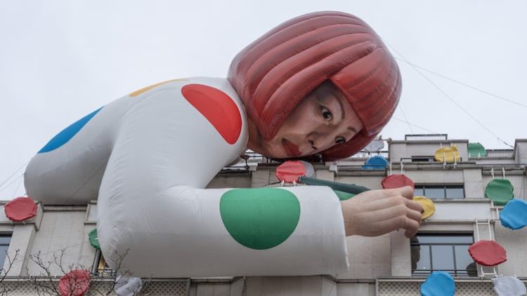 Pemandangan Louis Vuitton di Paris, Prancis.