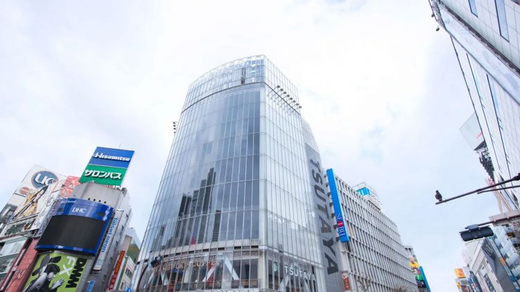 Jendela Starbucks yang berada pada lantai dua gedung saat ini.